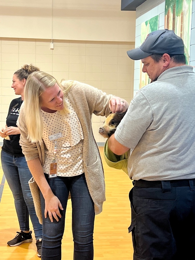 kiss a pig assembly 